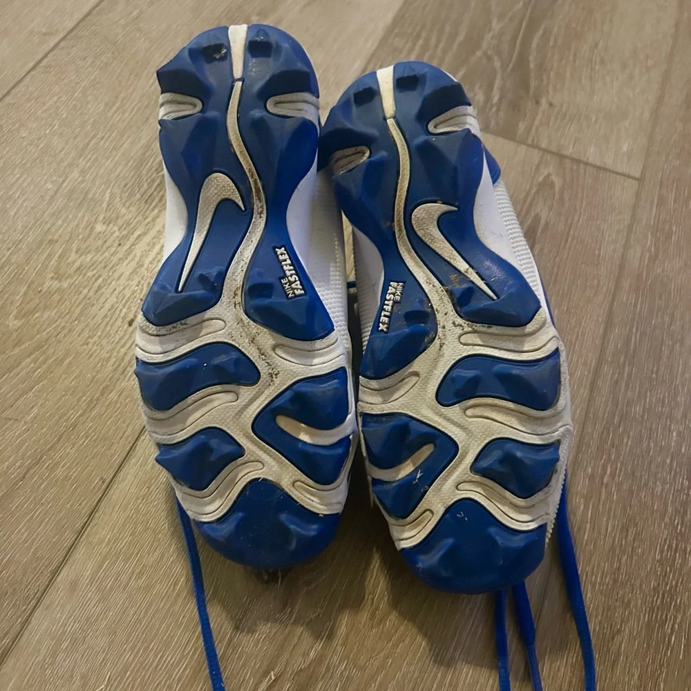 Nike Kids White and Royal Blue Athletic Cleats - Picture 2 of 4